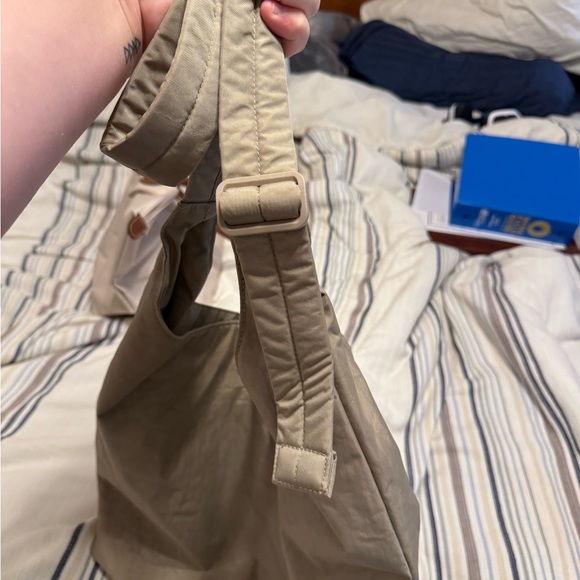 NWT BAGGU Large Nylon Sling Bag Purse - Picture 4 of 11